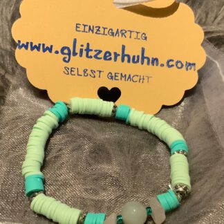 Armband mint-türkisfarben mit Halbedelsteinperle und Metallperlen