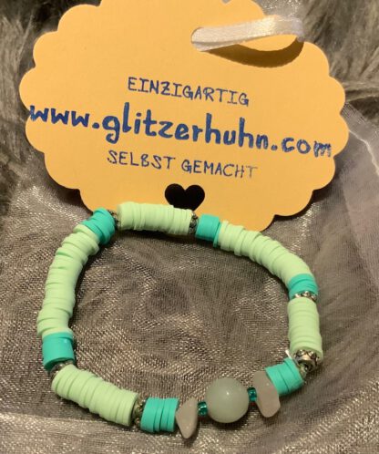 Armband mint-türkisfarben mit Halbedelsteinperle und Metallperlen