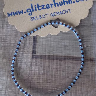 Armband mit kleinen Glasperlen (Rocailles) hellblau-schwarz